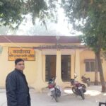 नवीन मंडी समिति सहसवान में सुरक्षा गार्ड्स द्वारा दबंगई पत्रकारों को मंडी समिति की वीडियो बनाने से मना करता हुआ गार्ड।