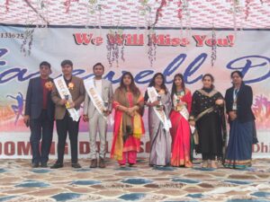 जूनियर ने सीनियर को दी बोझिल मन से विदाई