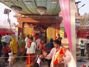 महाशिवरात्रि पर हर-हर महादेव जयघोष की गूंज, भक्तों ने किया जल अभिषेक