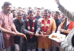 किसानों को मिली बड़ी सौगात केंद्रीय राज्य मंत्री बी.एल. वर्मा ने माधव कोल्ड स्टोरेज का किया उद्घाटन