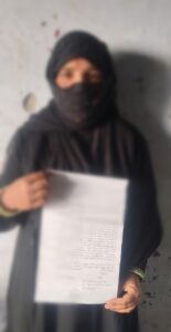 घर में जबरन मांस रखने का विरोध करने पर महिला के सिर पर ताना तमंचा