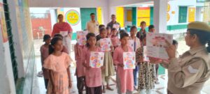 थाना प्रभारी के नेतृत्व में मिशन शक्ति अभियान को मिली नई धारखासपुर में छात्राओं व महिलाओं को जागरूक कर बढ़ाया सुरक्षा का भरोसा