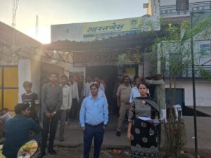 शेरगढ़ गैस एजेंसी पर प्रशासन का छापा, वितरण में मिली अनियमितताएं..