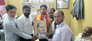 लोक सेवा आयोग में समीक्षा अधिकारी पद पर चयन होने पर गुड्डू वाल्मीकि का भव्य स्वागत हुआ