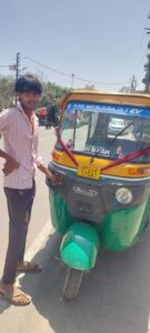 पुलिस लाइन चौराहे पर यातायात पुलिस का चला हंटर, 2 ईको और 6 टेंपो सीज