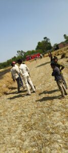 बिजली के जर्जर तार जला रहे किसानों के अरमान