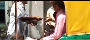 जिलाधिकारी के आदेश के बावजूद भी सड़कों पर जारी है अवैध वसूली धंधा