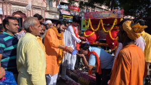 त्रिशक्ति सेवा फाउंडेशन के गुरु गोरक्षनाथ मण्डल के तत्वावधान में हर वर्ष की भाती निशुल्क प्याऊ का लगाया गया
