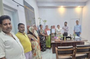 जलभराव से बेहाल सहसवान का मुख्य मार्ग, लोगों में आक्रोश