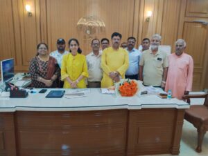 महादेवपुरम आवासीय योजना: किसानों को सर्किल रेट के चार गुना मुआवजे के चेक वितरित,BDA उपाध्यक्ष IAS सौम्या पांडेय की बड़ी पहल..