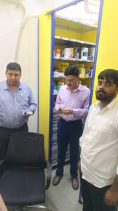 Blinkit से ऑनलाइन दवा मंगाने के बाद बरेली में मेडिकल स्टोर पर छापा, कई गंभीर अनियमितताएं मिलीं; दवा बिक्री पर रोक..