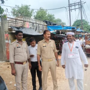 12 वफात को लेकर पुलिस सख्त, थाना प्रभारी ने किया नगर में पैदल भ्रमण