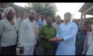 खितौरा हादसे में मानवता की मिसाल बने भाजपा वरिष्ठ नेता विक्रांत यादव, पीड़ित परिवारों को 50,000 की आर्थिक मदद