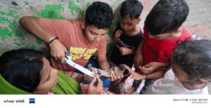 चाइनीज मांझे में फंसी थी जिंदगी, बच्चों ने चिड़िया को दी नई उड़ान