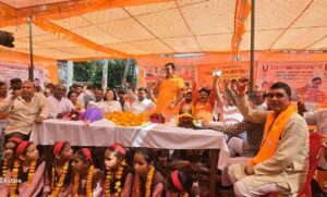 वडनगर (गुजरात) से वाराणसी जा रही बाइक रैली का वजीरगंज ब्लॉक में भव्य स्वागत